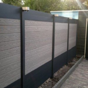 Sympton expositie uitblinken schuttingen beton hout combinaties kunststof aluminium | SBNBouw.nl